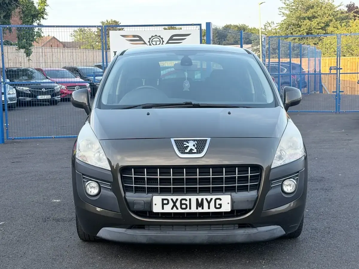 Used Peugeot 3008 Sport 112 HP (82 kW) 2011 Brown Estate