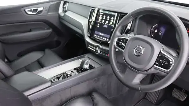 Used Volvo XC60 Plus 197 HP (144 kW) 2023 SUV