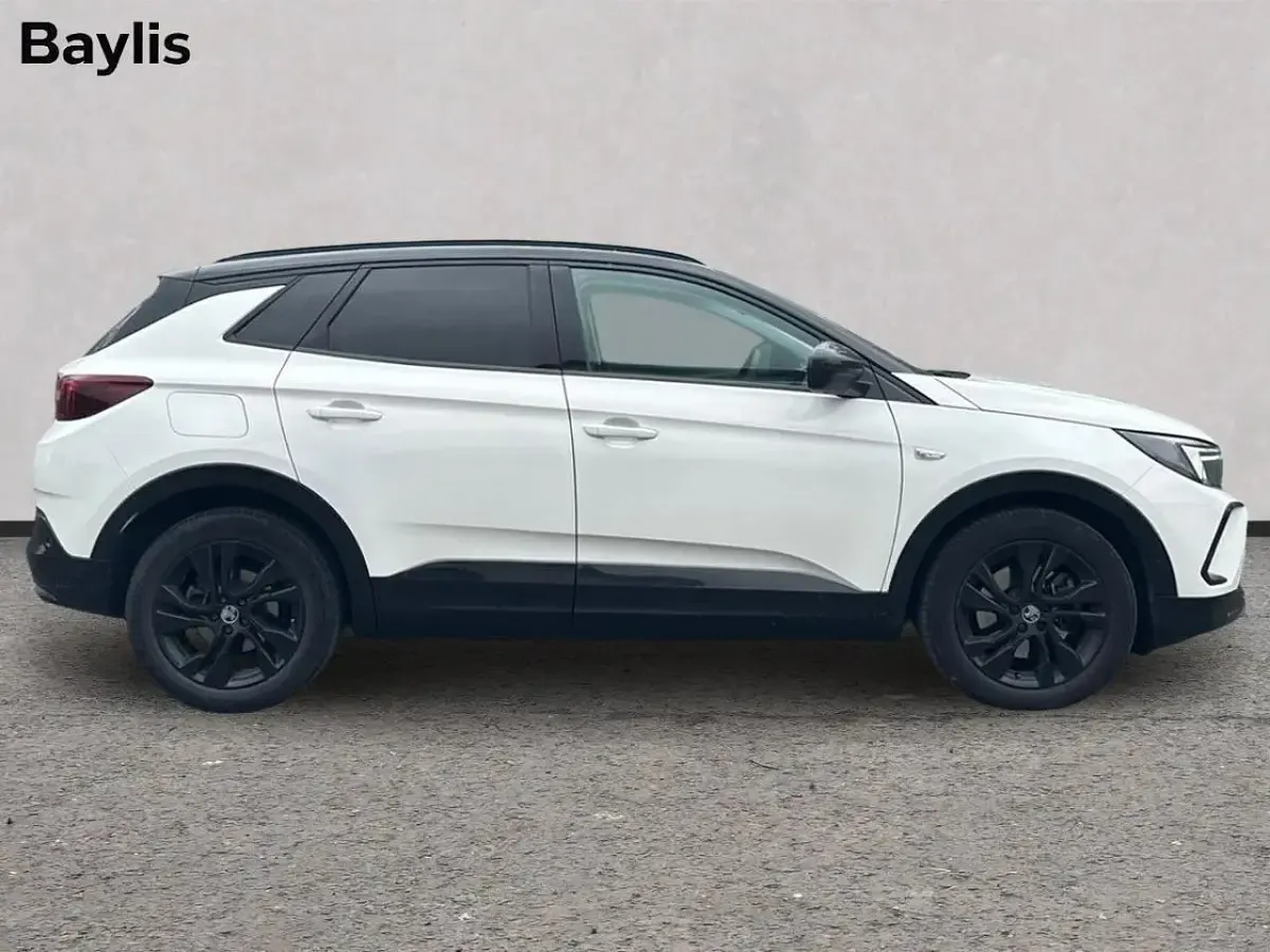 Used Vauxhall Grandland X S 222 HP (163 kW) 2024 White SUV