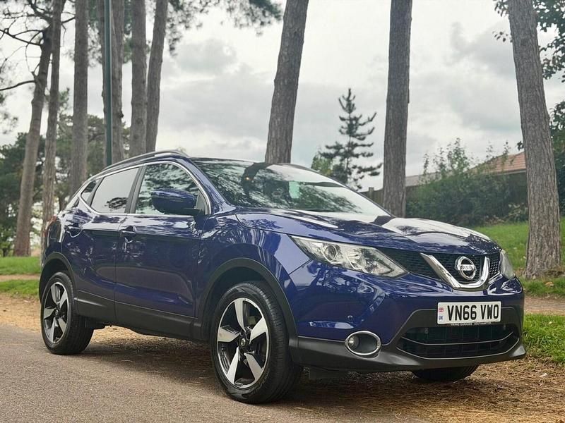 Blue Used 2016 Nissan Qashqai N-Connecta SUV | £8,495 (Fair price) - Image 1/4