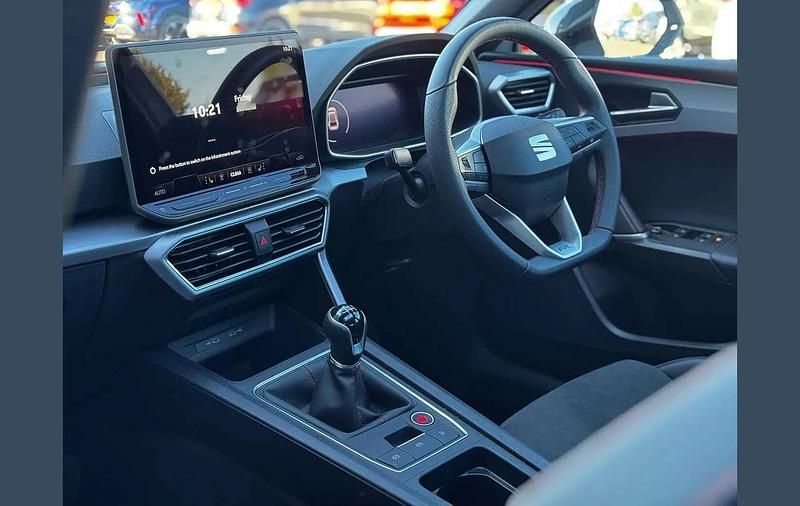 Ny Seat Leon Black Edition 147 HK (108 kW) 2026 Vit Halvkombi
