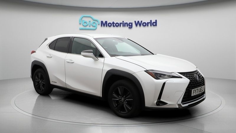 White Used 2021 Lexus UX SUV | £16,100 (Good price) - Image 1/4