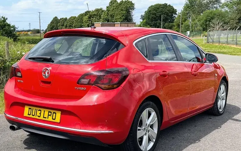 Used Vauxhall Astra SRi 140 HP (102 kW) 2012 Hatchback