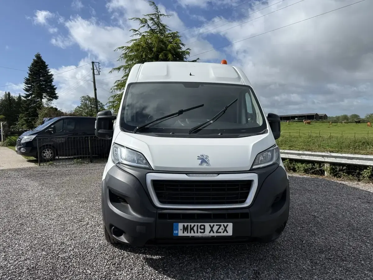 Used Peugeot Boxer 130 HP (95 kW) 2019 White Van