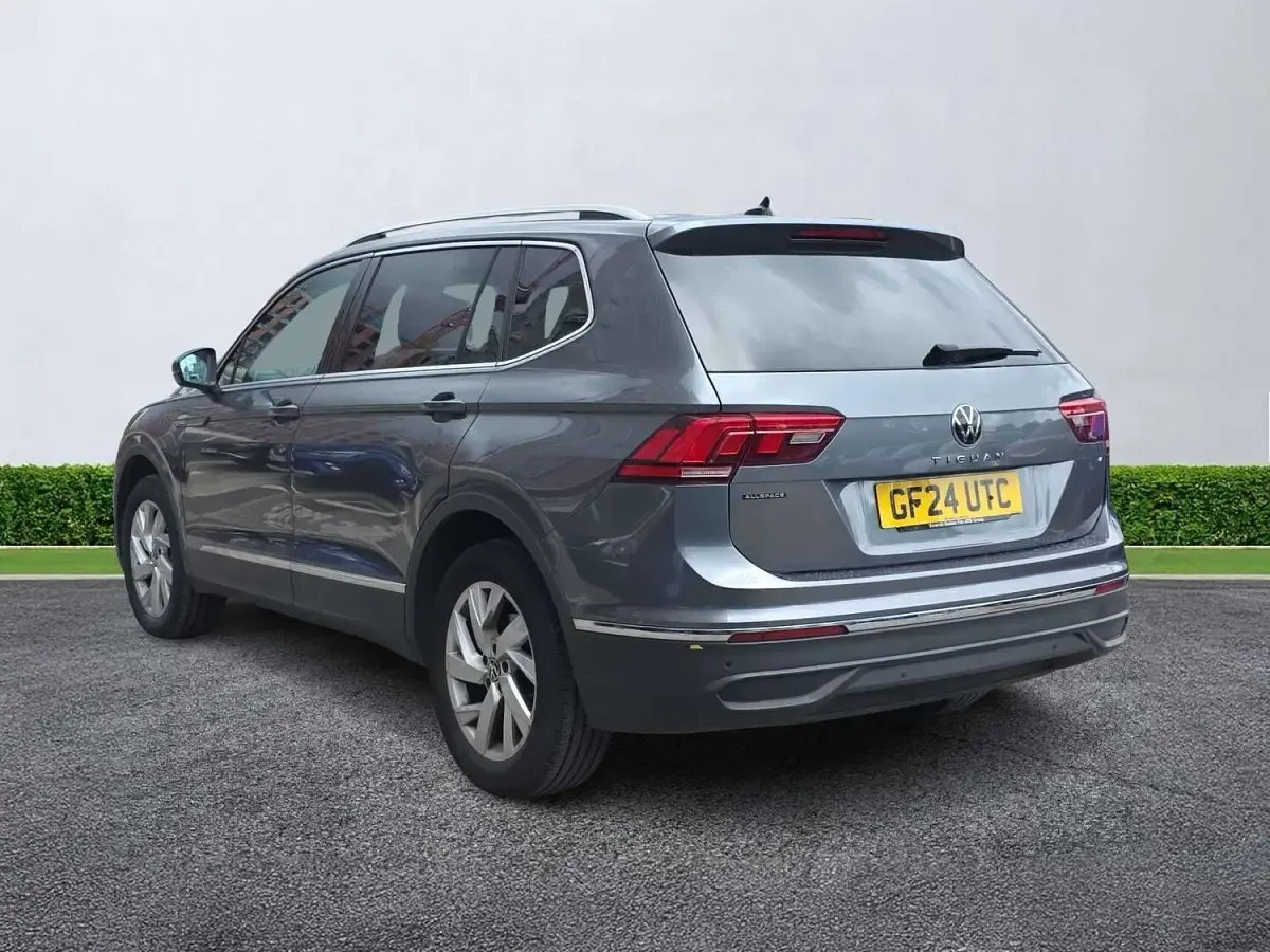 Used VW Tiguan Allspace Life 150 HP (110 kW) 2024 Grey SUV