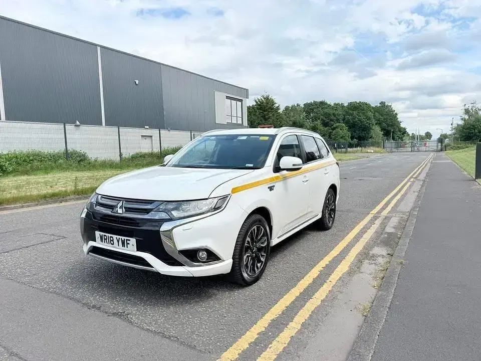 Used Mitsubishi Outlander P-HEV 2018 White