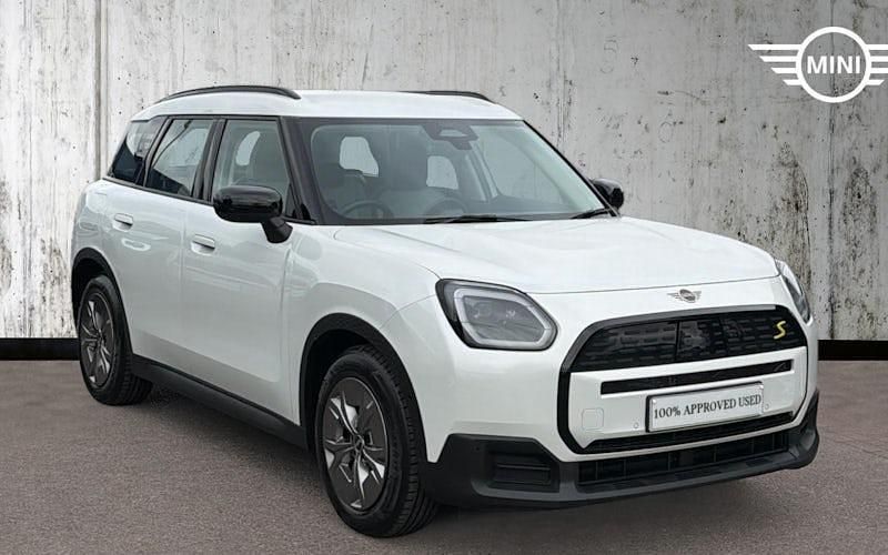 White Used 2024 Mini Countryman Classic SUV | £29,658 (Super price) - Image 1/4