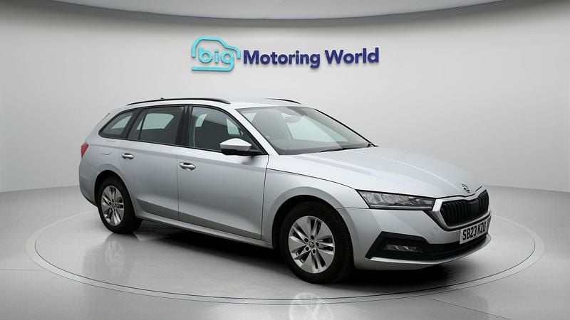 Used 2023 Skoda Octavia SE Technology Estate | £17,300 (Good price) - Image 1/4