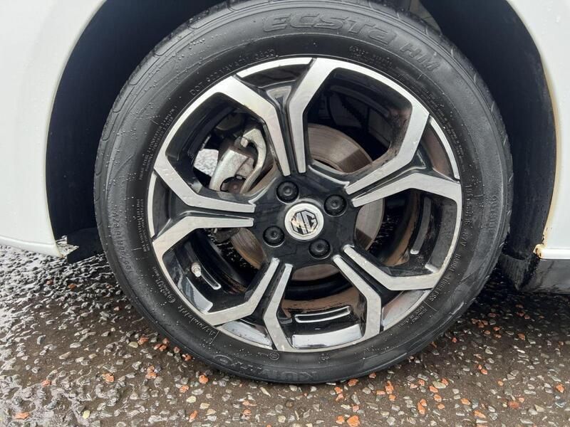 White Used 2023 MG MG3 Excite Hatchback | £10,995 (Fair price) - Image 1/4