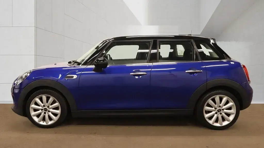 Used Mini Cooper Classic 2019 Blue Hatchback