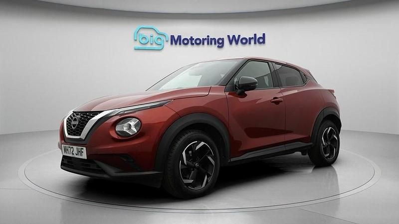 Used Nissan Juke N-Connecta 114 HP (83 kW) 2023 Red SUV
