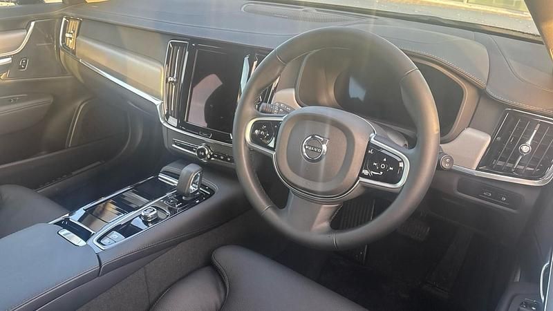 Used Volvo V90 Plus 345 HP (253 kW) 2025 Silver Estate