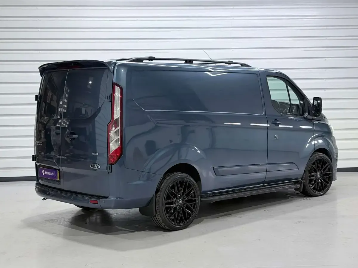Used Ford Transit Custom Limited 170 HP (125 kW) 2019 Blue Van
