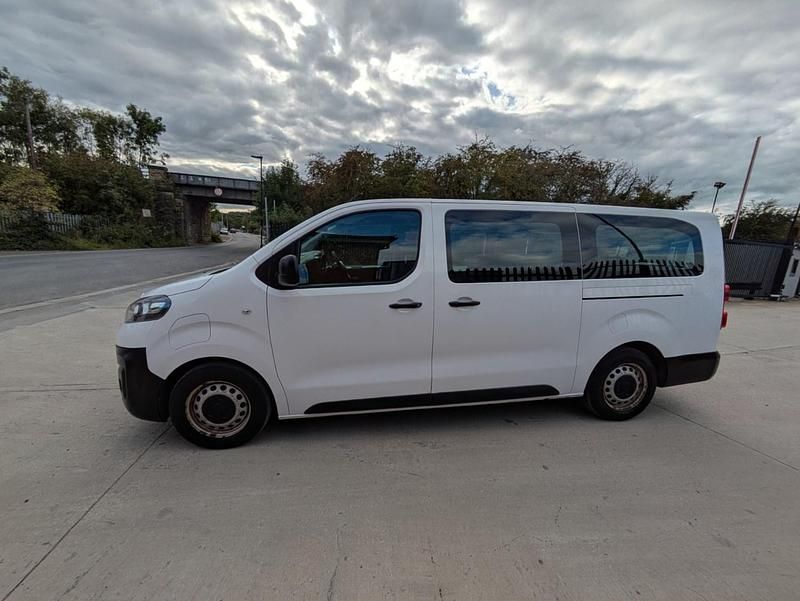 Used Vauxhall Vivaro Edition 100 kW (136 HP) 2021 White MPV