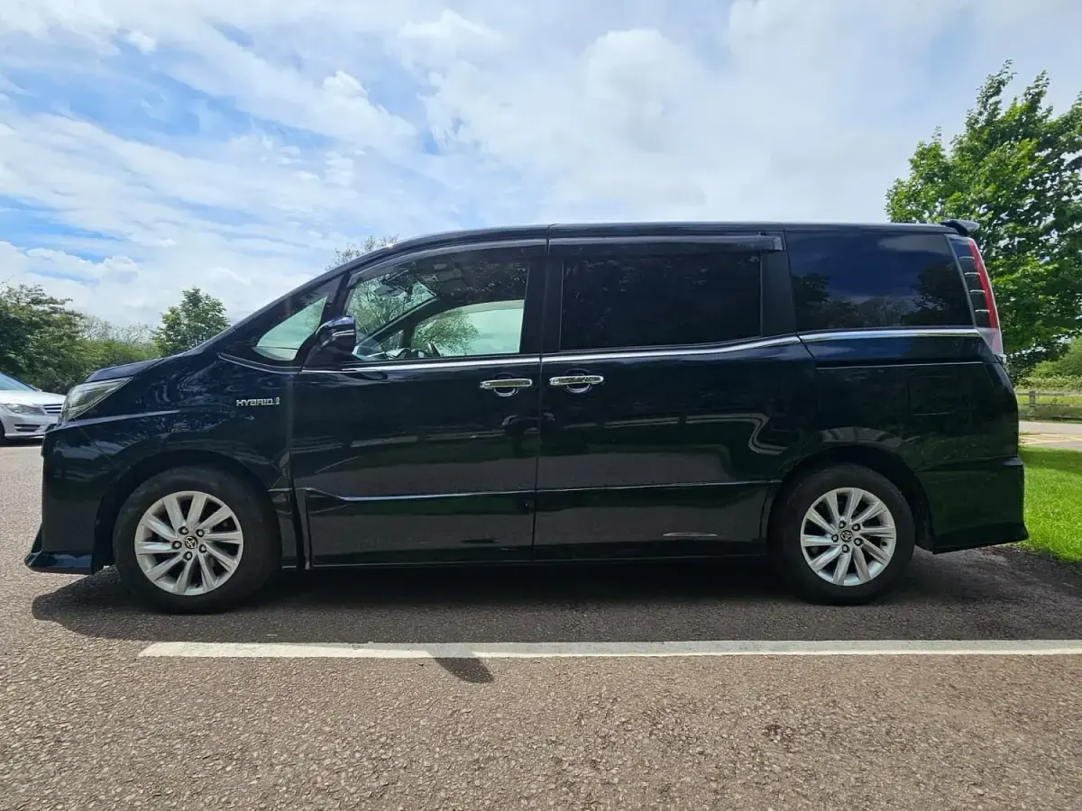 Used Toyota Noah 2019 Dark green MPV