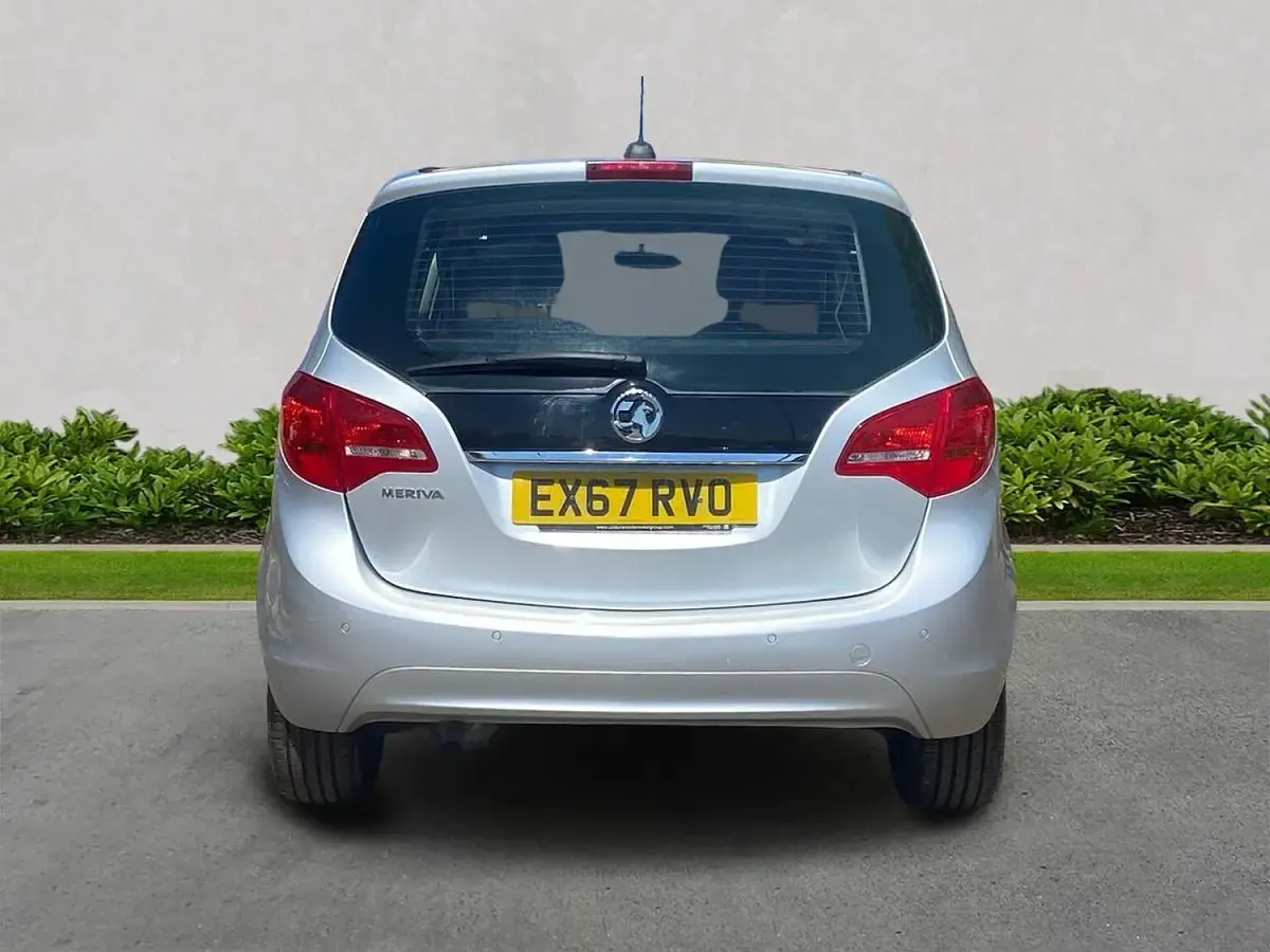 Used Vauxhall Meriva 100 HP (73 kW) 2017 Silver MPV