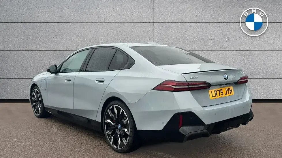Used BMW 550e M Sport 482 HP (354 kW) 2025 Grey