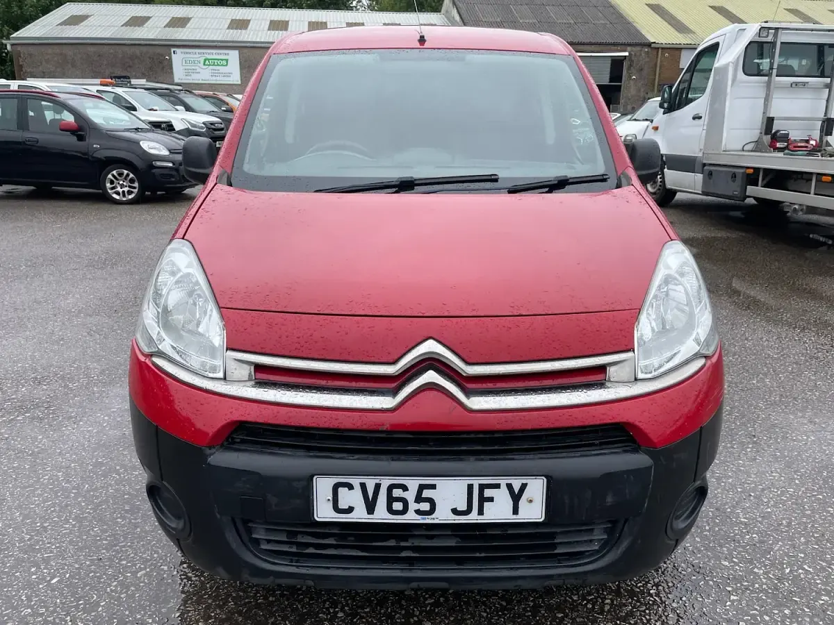 Used Citroën Berlingo 75 HP (55 kW) 2015 Red MPV