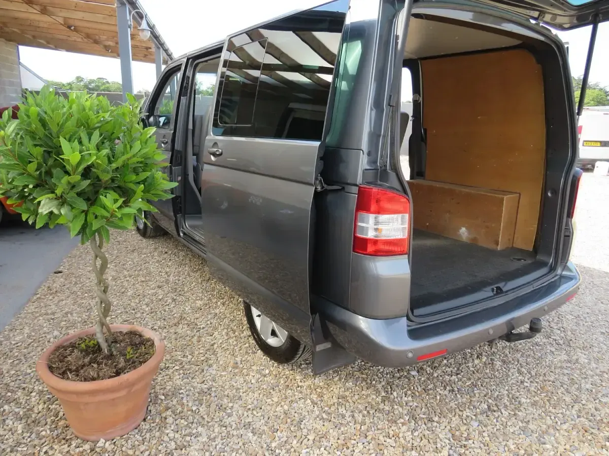 Used VW T5 140 HP (102 kW) 2012 Grey Van