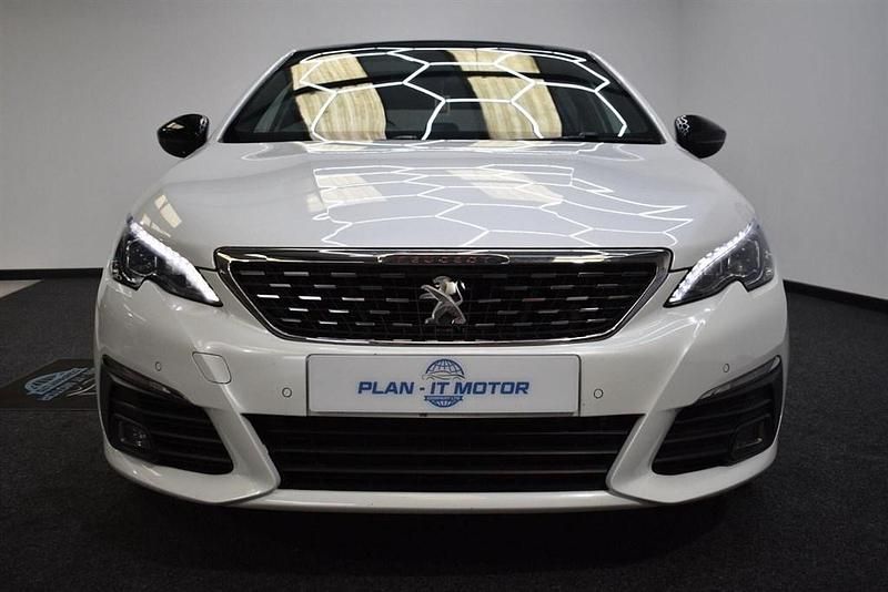 Used Peugeot 308 GT-line 2018 White Hatchback