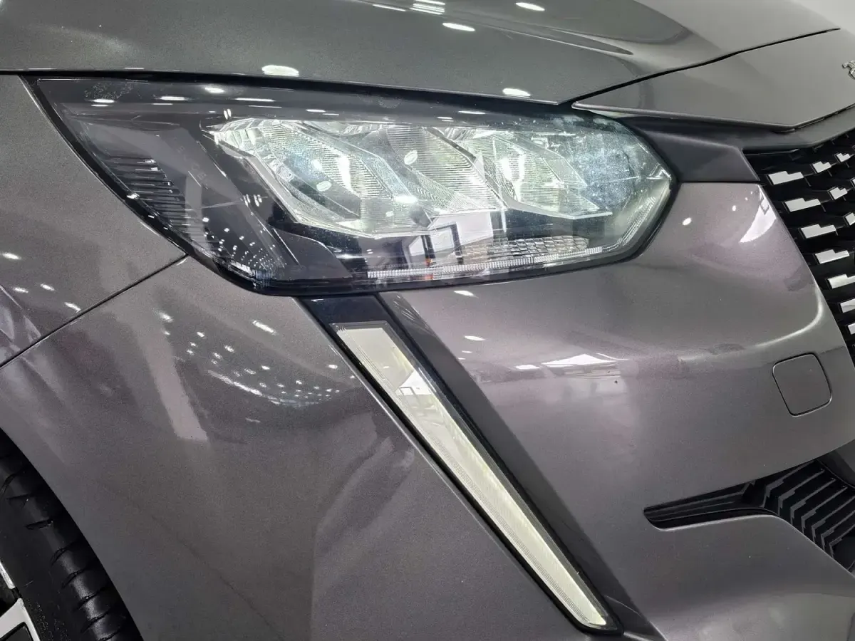 Second-hand Peugeot 208 Allure Premium 75 CP (55 kW) 2020 Gri Hatchback