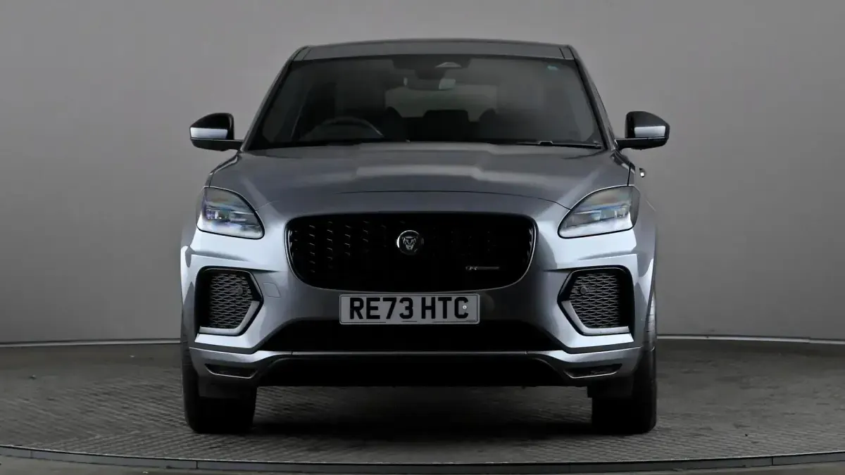 Usado Jaguar E-Pace R-Dynamic 309 HP (227 kW) 2023 Cinzento SUV