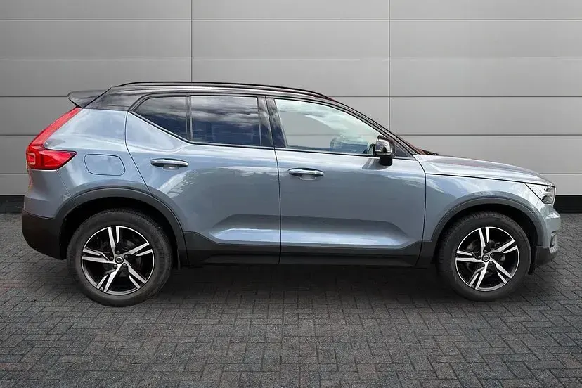 Used Volvo XC40 R-Design 163 HP (119 kW) 2020 Thunder grey SUV