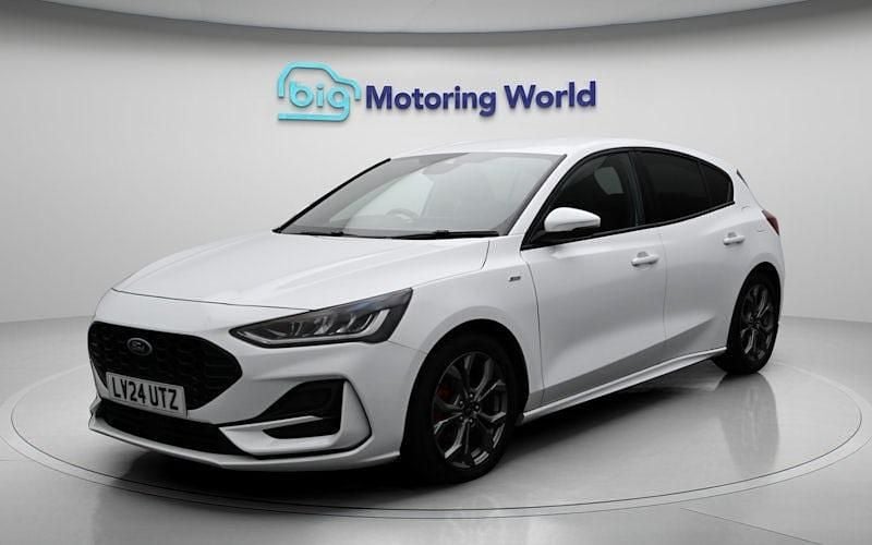 Käytetty Ford Focus ST-Line 155 HP (114 kW) 2024 Valkoinen Viistoperä