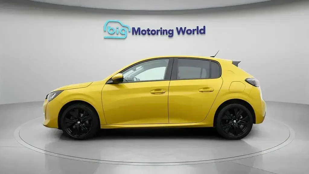 Used Peugeot 208 Allure Premium 100 HP (73 kW) 2020 Yellow Hatchback