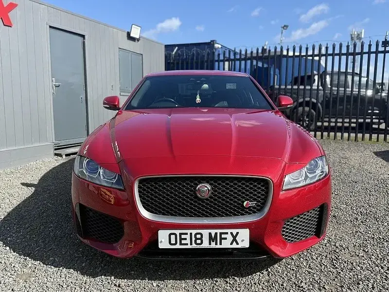Begagnad Jaguar XF S 300 HK (220 kW) 2018 Röd Sedan