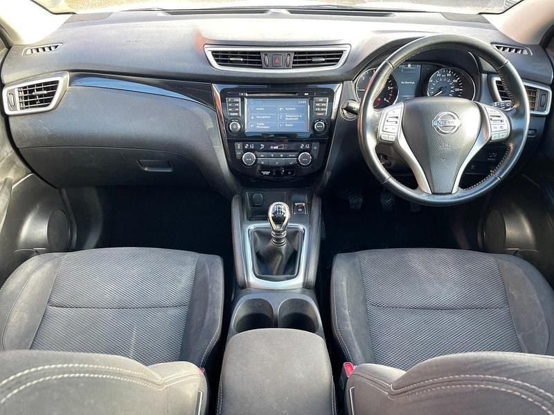 Used Nissan Qashqai N-TEC 2015 White SUV