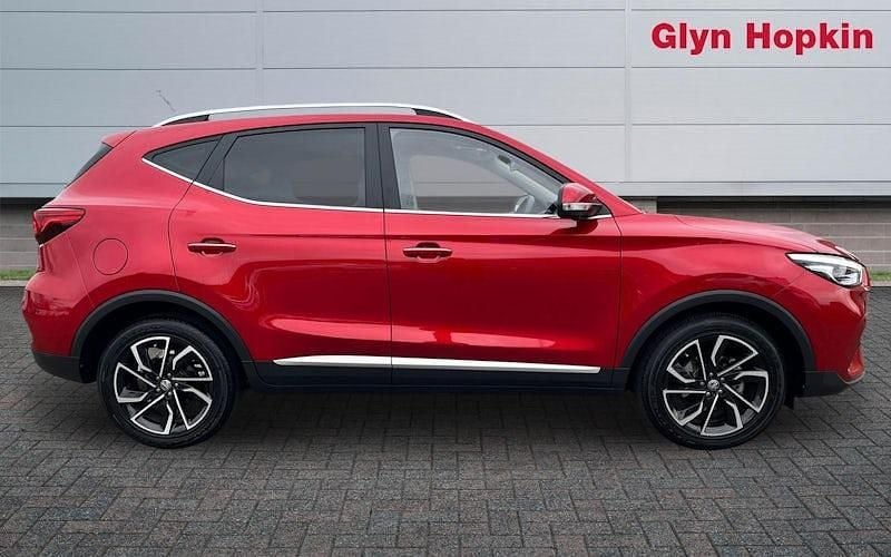Used MG ZS Exclusive 106 HP (77 kW) 2024 Red SUV