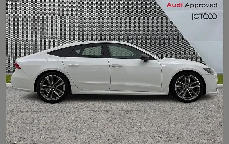 Usado Audi A7 Black Edition 261 HP (191 kW) 2022 Branco Sedan