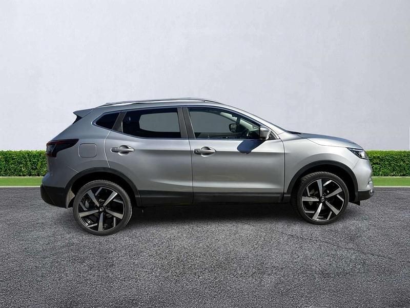 Used Nissan Qashqai N-Motion 2021 Silver SUV