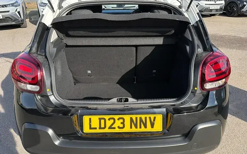 Usado Citroën C3 PureTech 83 CV (61 kW) 2023 Negro Utilitario