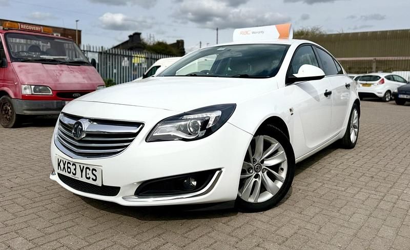 Used Vauxhall Insignia SRi 2013 White Hatchback