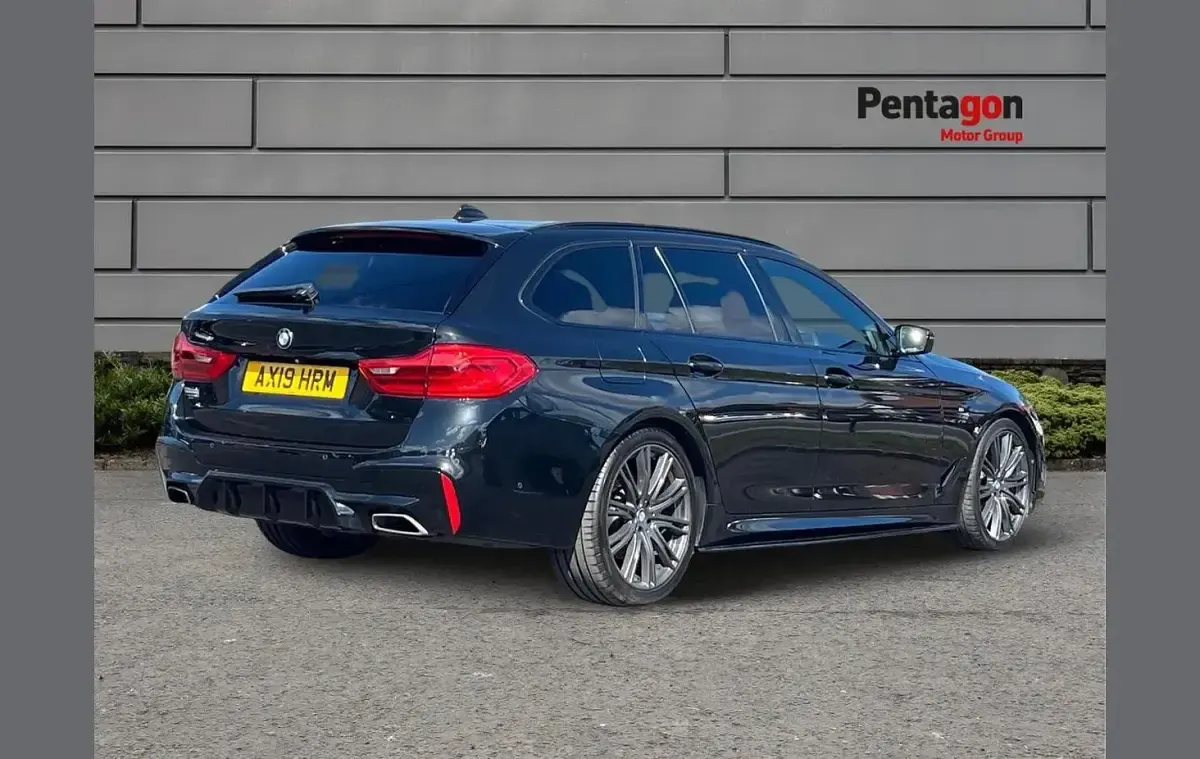 Gebraucht BMW 520 M Sport 187 PS (137 kW) 2019 Schwarz Kombi