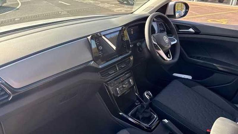 Used VW T-Cross Life 95 HP (69 kW) 2025 Metallic  reflex silver SUV