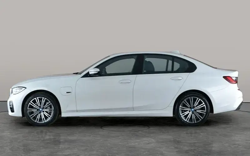 Used BMW 330e M Sport 292 HP (214 kW) 2022 White Sedan