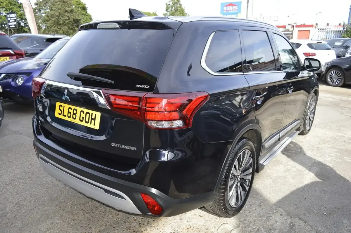 Used Mitsubishi Outlander 150 HP (110 kW) 2018 Black SUV