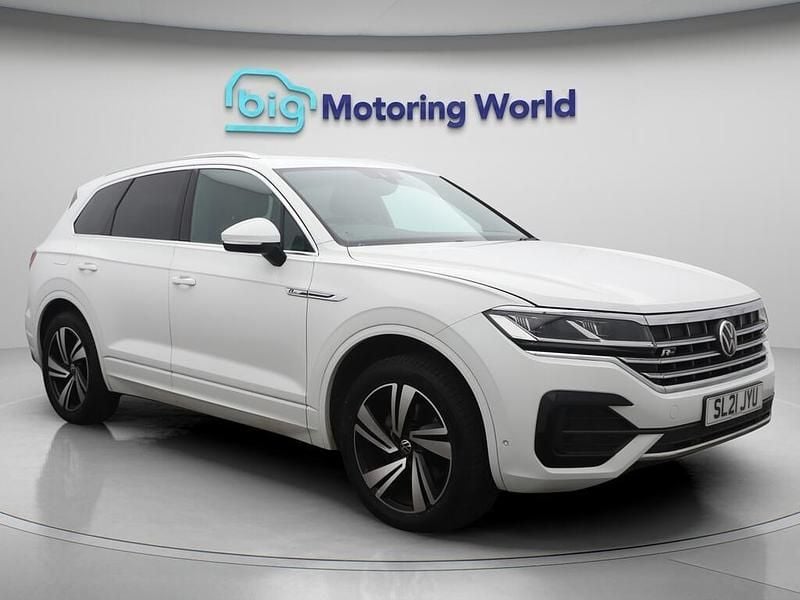 White Used 2021 VW Touareg R-line SUV | £31,400 (Fair price) - Image 1/4