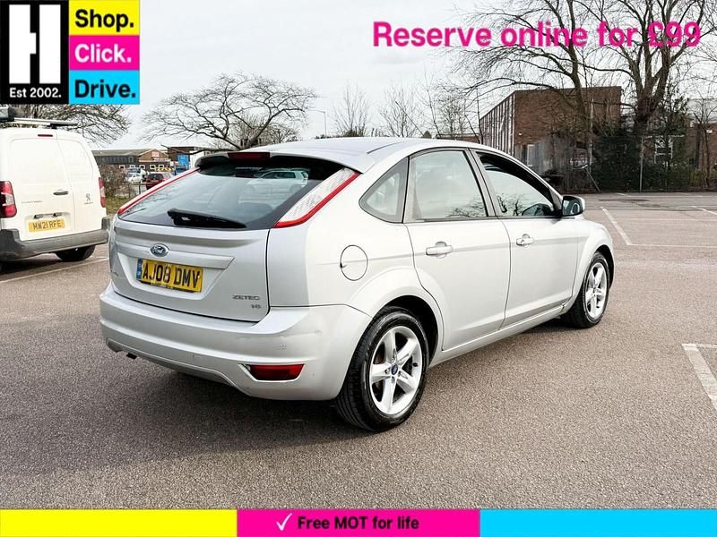 Used Ford Focus Zetec 123 HP (90 kW) 2008 Silver Hatchback