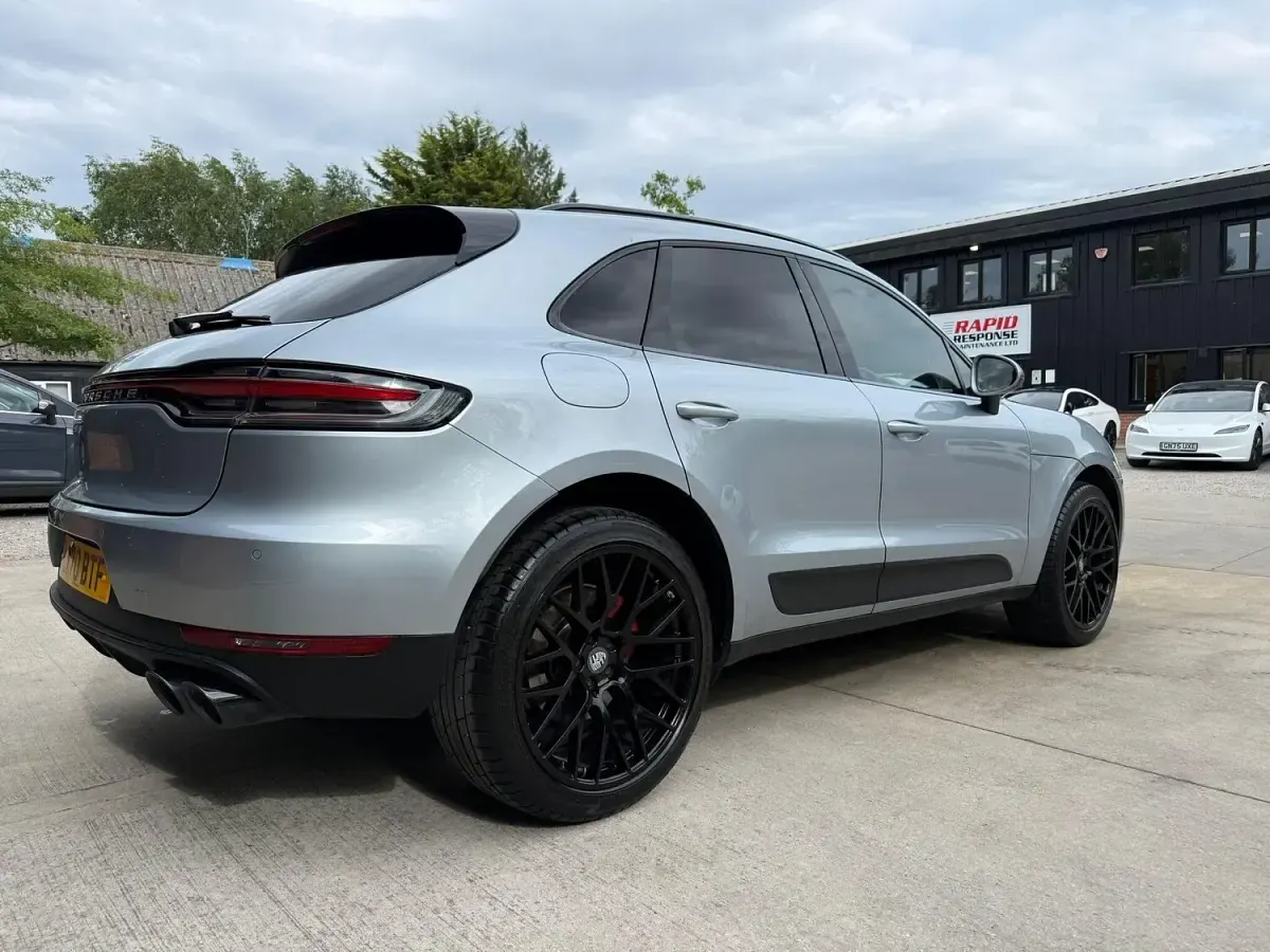 Used Porsche Macan 252 HP (185 kW) 2020 Silver SUV