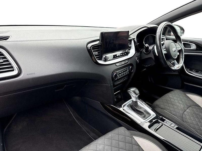 Used Kia ProCeed GT-Line 136 HP (100 kW) 2020 Red Estate