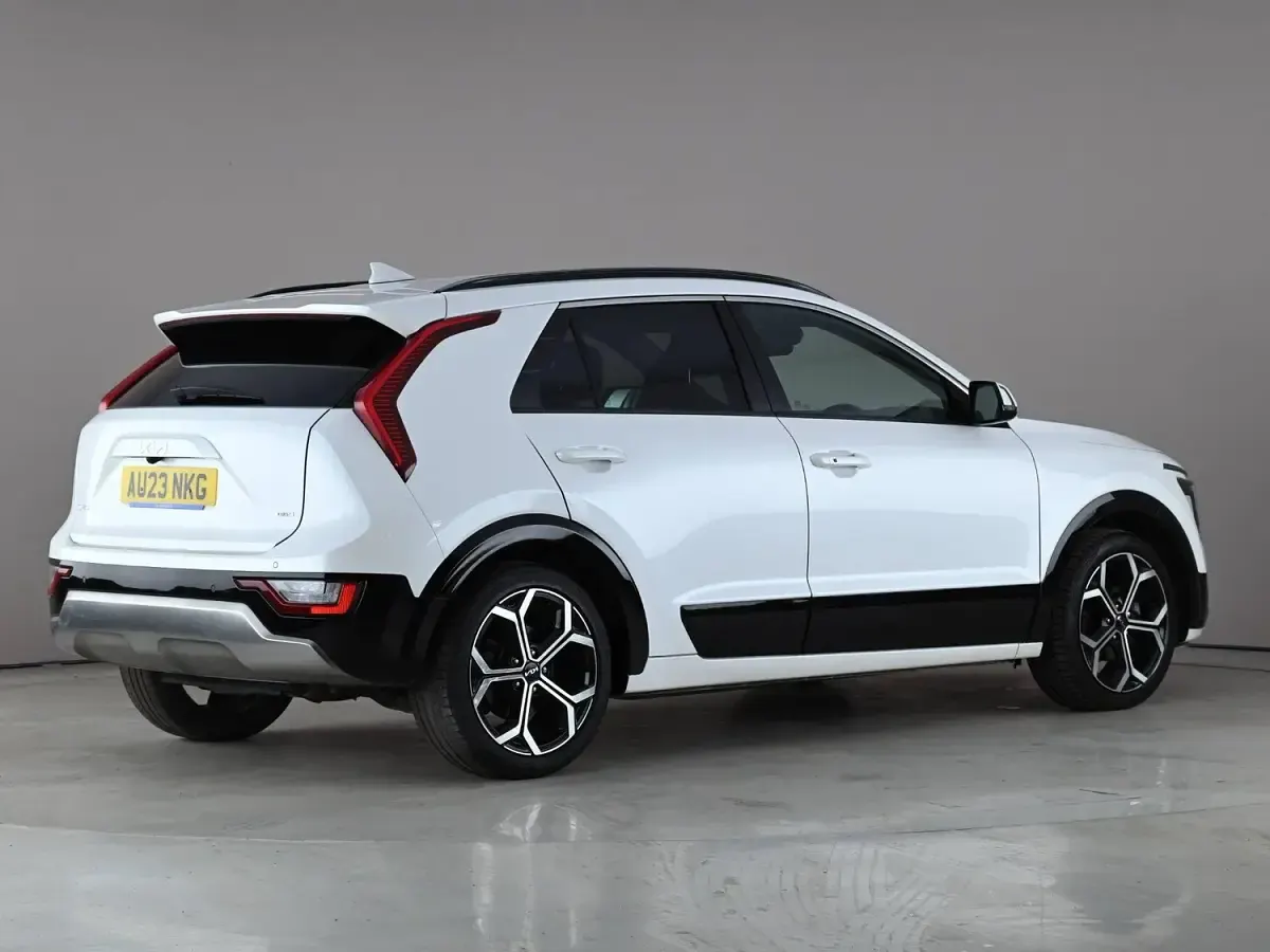 Used Kia Niro 141 HP (103 kW) 2023 White SUV