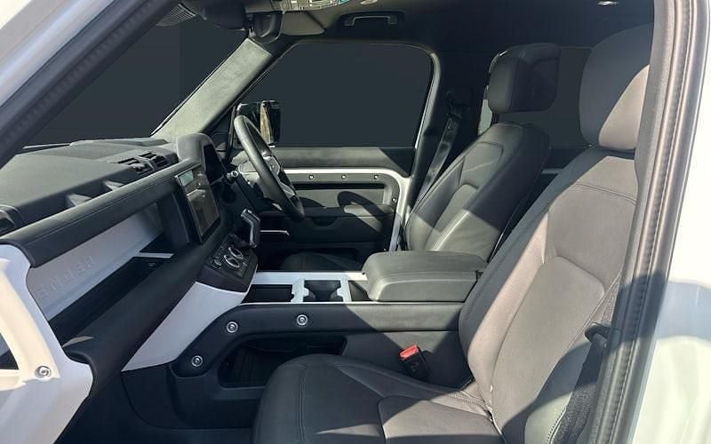 Used Land Rover Defender HSE Dynamic 349 HP (256 kW) 2025 SUV