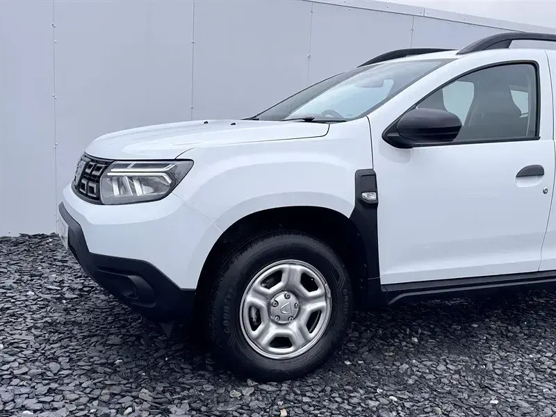 Begagnad Dacia Duster Essentiel 90 HK (66 kW) 2021 Vit SUV