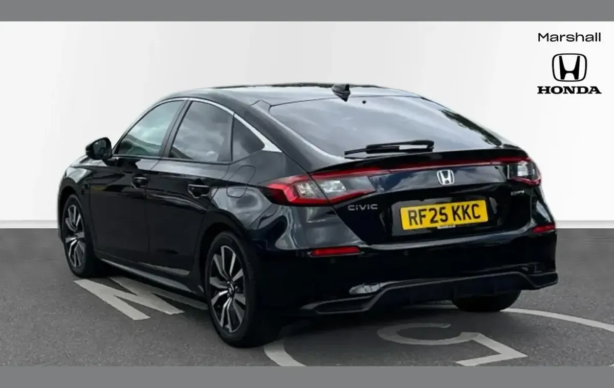 Käytetty Honda Civic Elegance 143 HP (105 kW) 2025 Musta Viistoperä