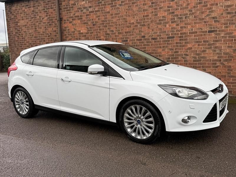 Used Ford Focus Titanium X 125 HP (91 kW) 2012 White Hatchback