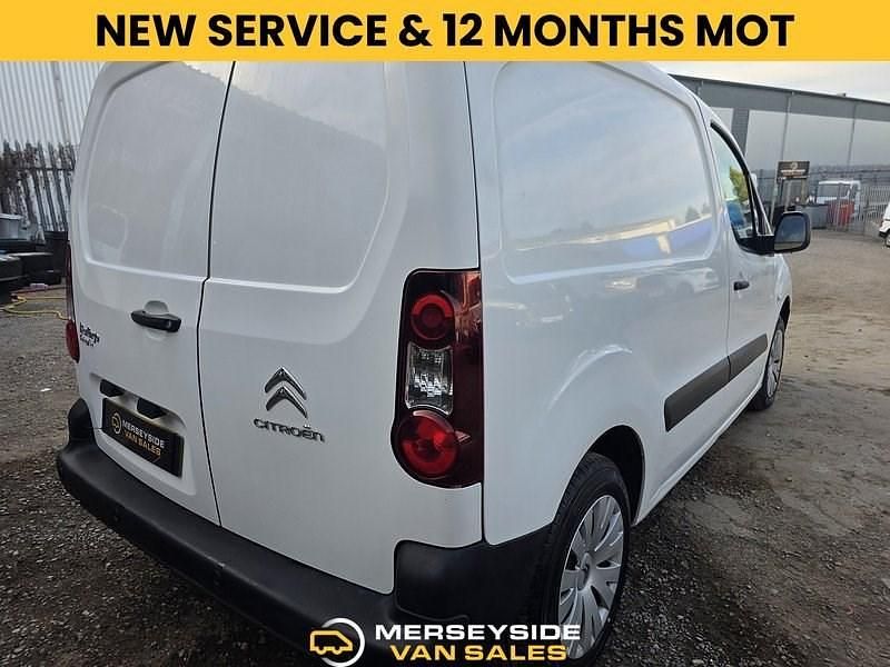 Używany Citroën Berlingo 75 KM (55 kW) 2018 Biały Minivan